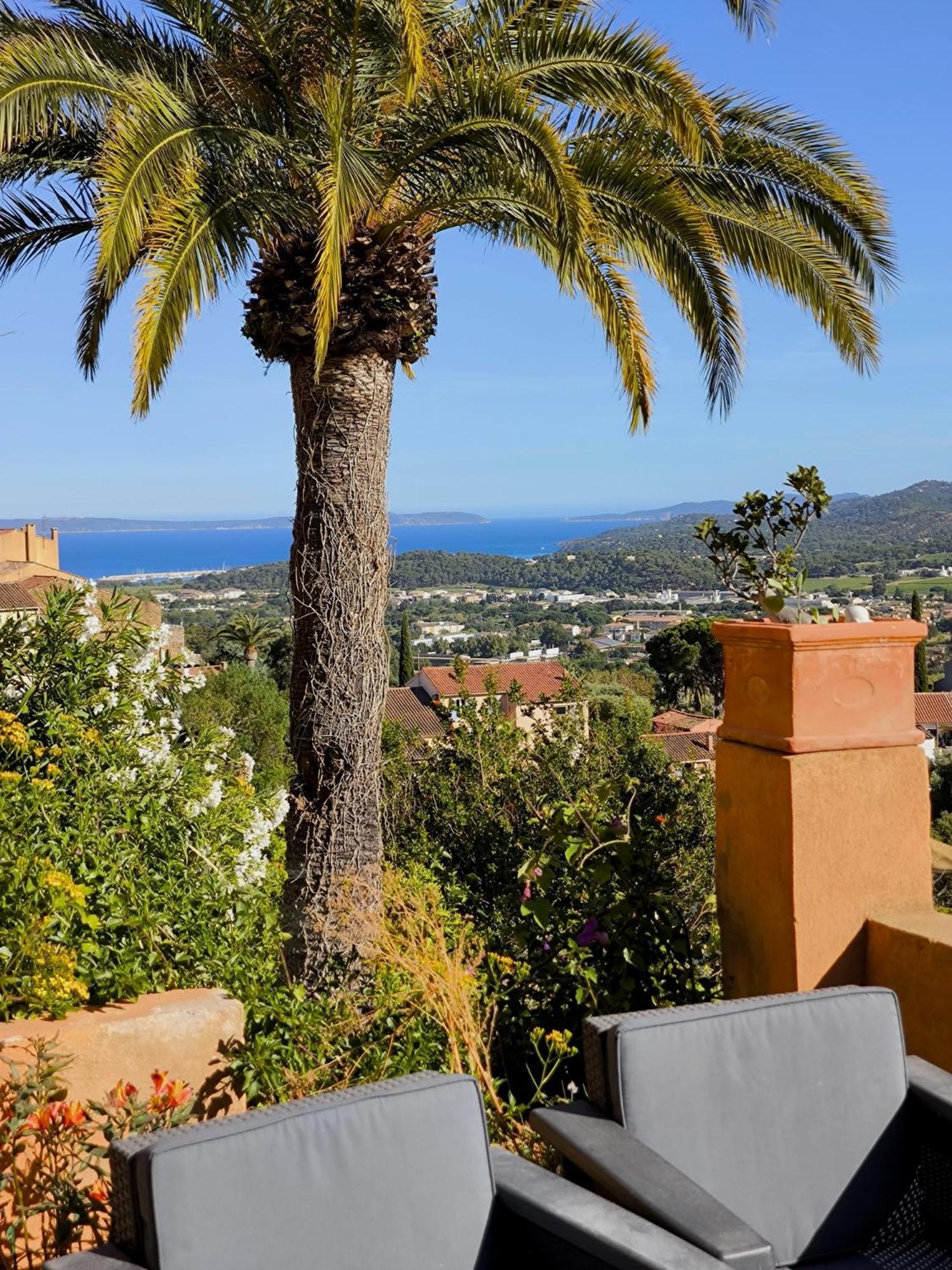 Love-Room Discret 40 M2 Bormes Les Mimosas Village Avec Terrasse Exterior foto