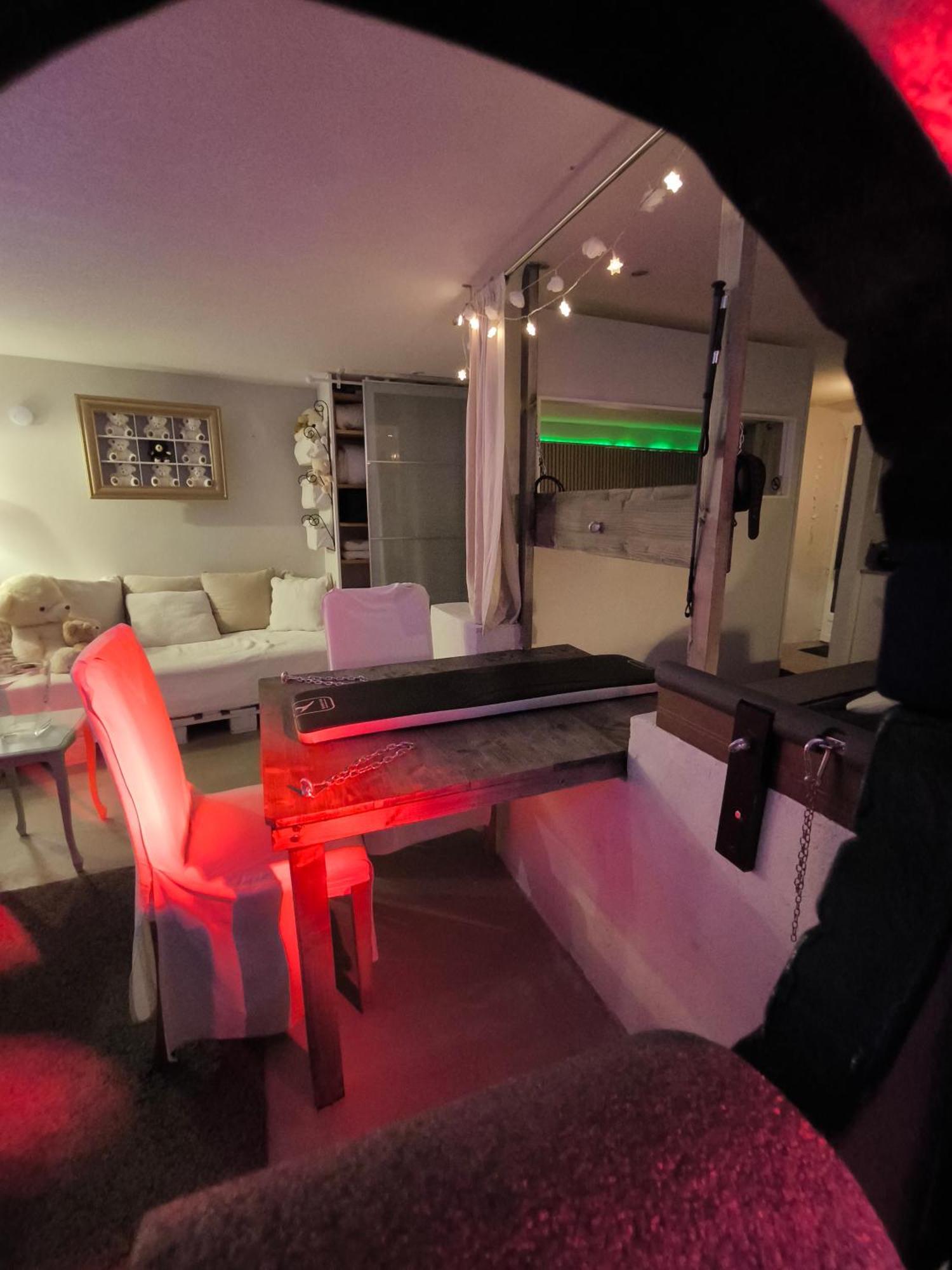 Love-Room Discret 40 M2 Bormes Les Mimosas Village Avec Terrasse Exterior foto