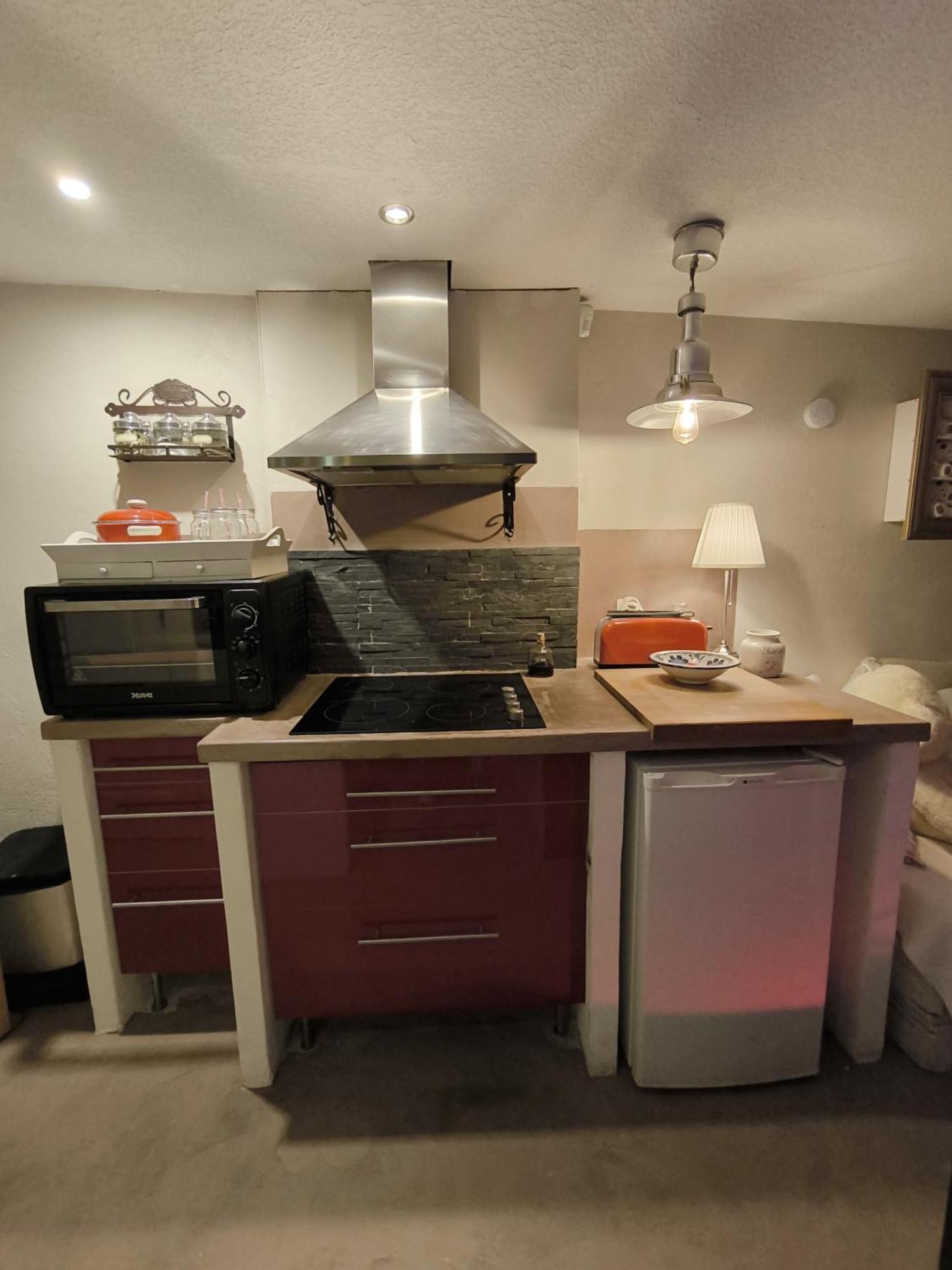 Love-Room Discret 40 M2 Bormes Les Mimosas Village Avec Terrasse Exterior foto