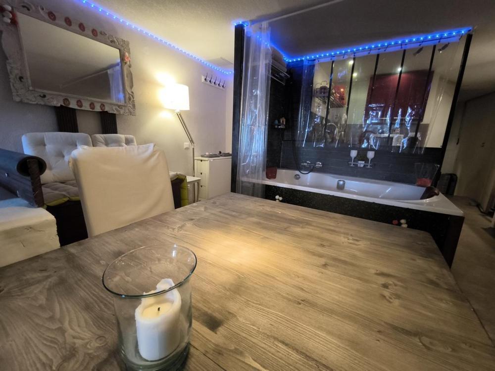 Love-Room Discret 40 M2 Bormes Les Mimosas Village Avec Terrasse Exterior foto