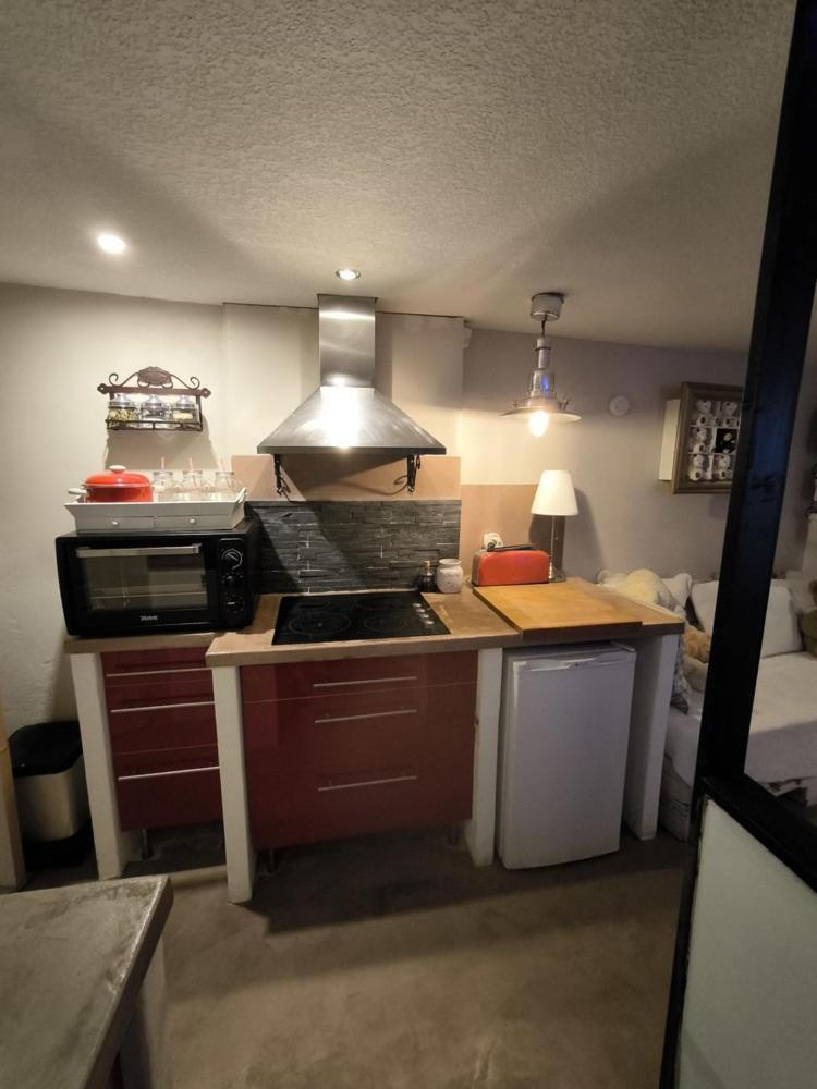 Love-Room Discret 40 M2 Bormes Les Mimosas Village Avec Terrasse Exterior foto